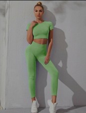 Yoga Set Size Medium Women Seamless Crop Top Sets High Waist Leggings Green