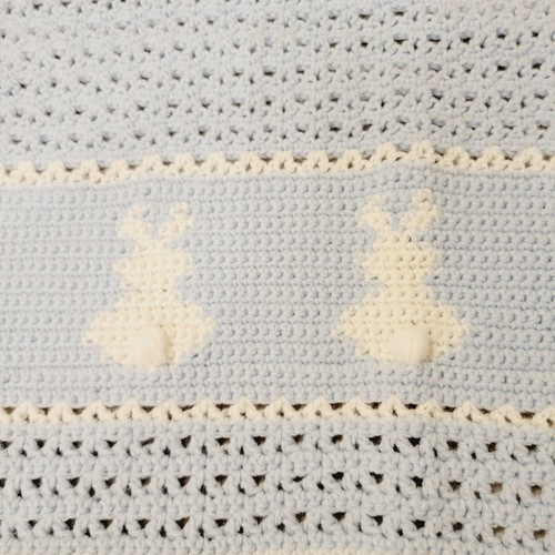 Vtg Crochet Knit Baby Blanket Bunny Rabbit Pattern Pom Pom White Tail Blue Throw - Picture 4 of 9