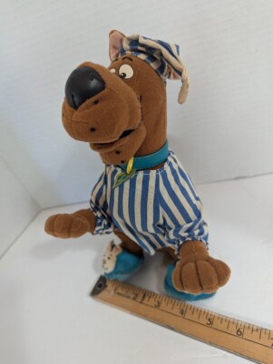 2000 Applause Scooby Doo Pajamas  Bunny Slippers 9  Plush Blockbuster Exclusive