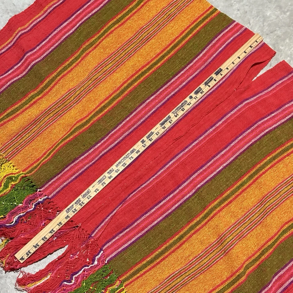 Poncho tradicional tejido a mano flecos a rayas vintage peruano? Foto 3 de 4