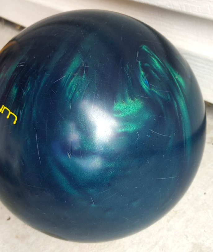 Vintage Brunswick Quantum 12lbs Bowling Ball Green Pearl Swirl 12