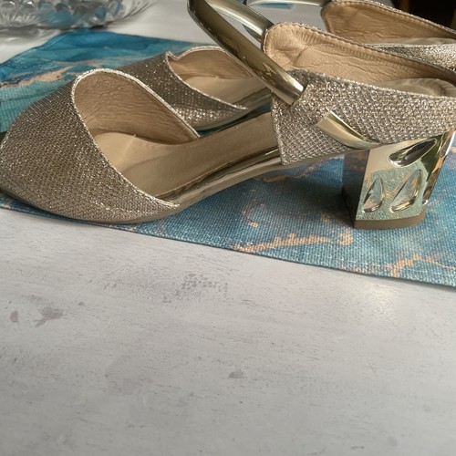 Slip On Evening Shoes Square Heel Gold Tone Heels Size 37 - Picture 6 of 6