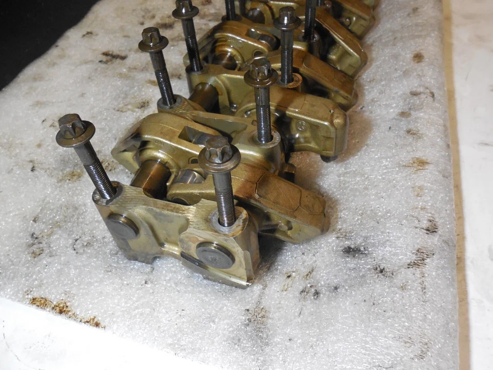 1120510008 凸轮轴外壳左摇臂 04-08 克莱斯勒 Crossfire 3.2 CLK320 — 第 4/4 张图片