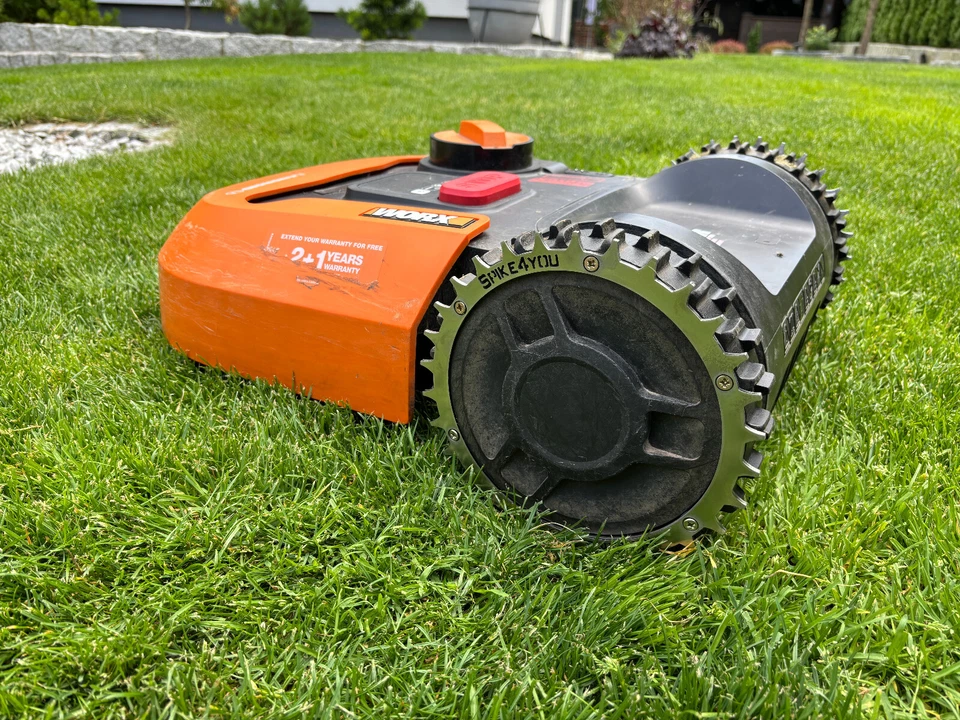 Rasenroboter Mähroboter Spikes passend für Worx Landroid L Modelle mit Schrauben - Bild 4 von 4