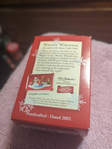 Hallmark Keepsake Ornament 2002 Navidad QRP4626 Wendy Woosh Snow Cub Club Nuevo - Imagen 4 de 4