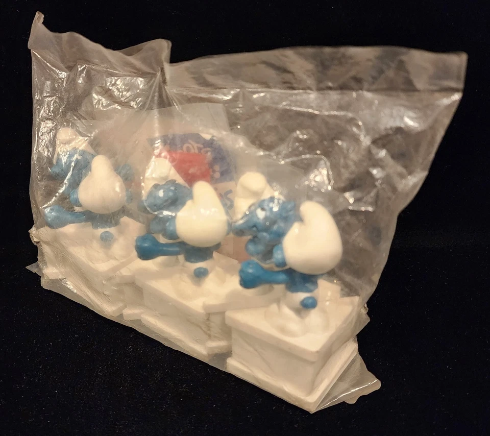 Vintage Sign Bearer Smurf A Gram Happy Smurfday PVC Figure Sealed Bag of (6) - Image 3 of 4