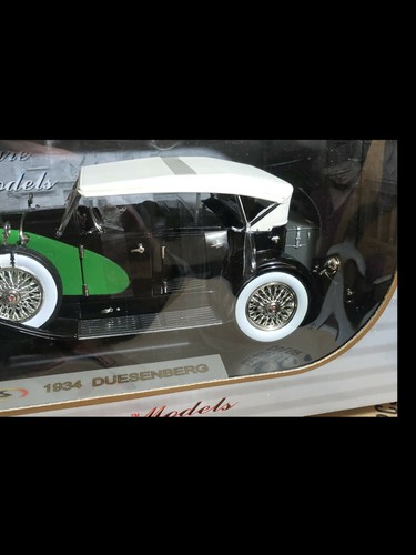 1934 Duesenberg Green & Black 1:18 Signature Models 18110 - Picture 3 of 4