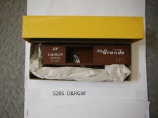 Accurail  5205  D&RGW  63652	50' DBL Door Boxcar HO Scale