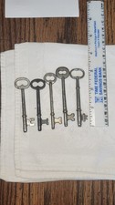 Antique/Vintage Solid Barrel Skeleton Keys Se...