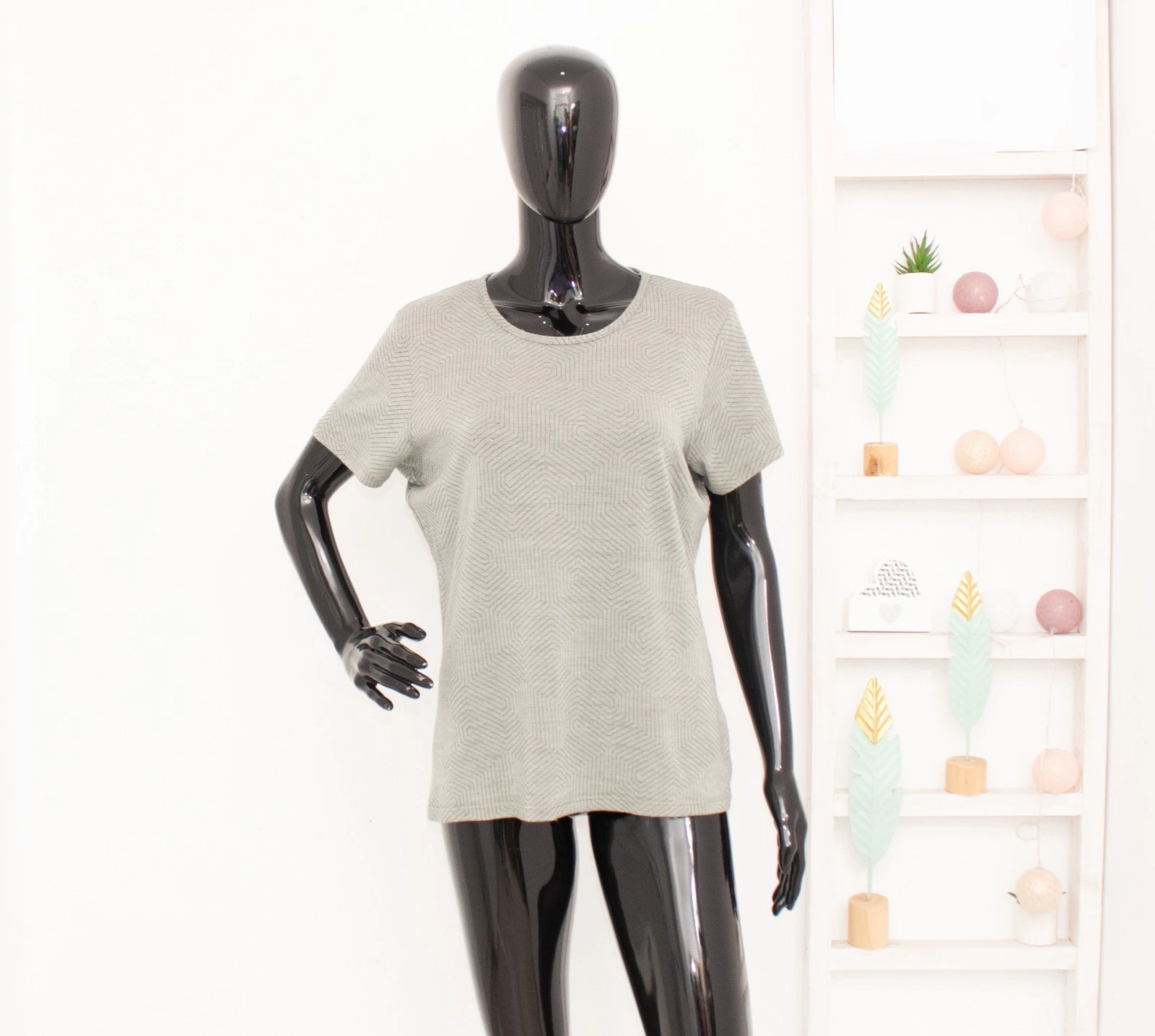 Devold Perform 70% Merino Wool Women's Tee Short Sleeve Thermo Base Layer L