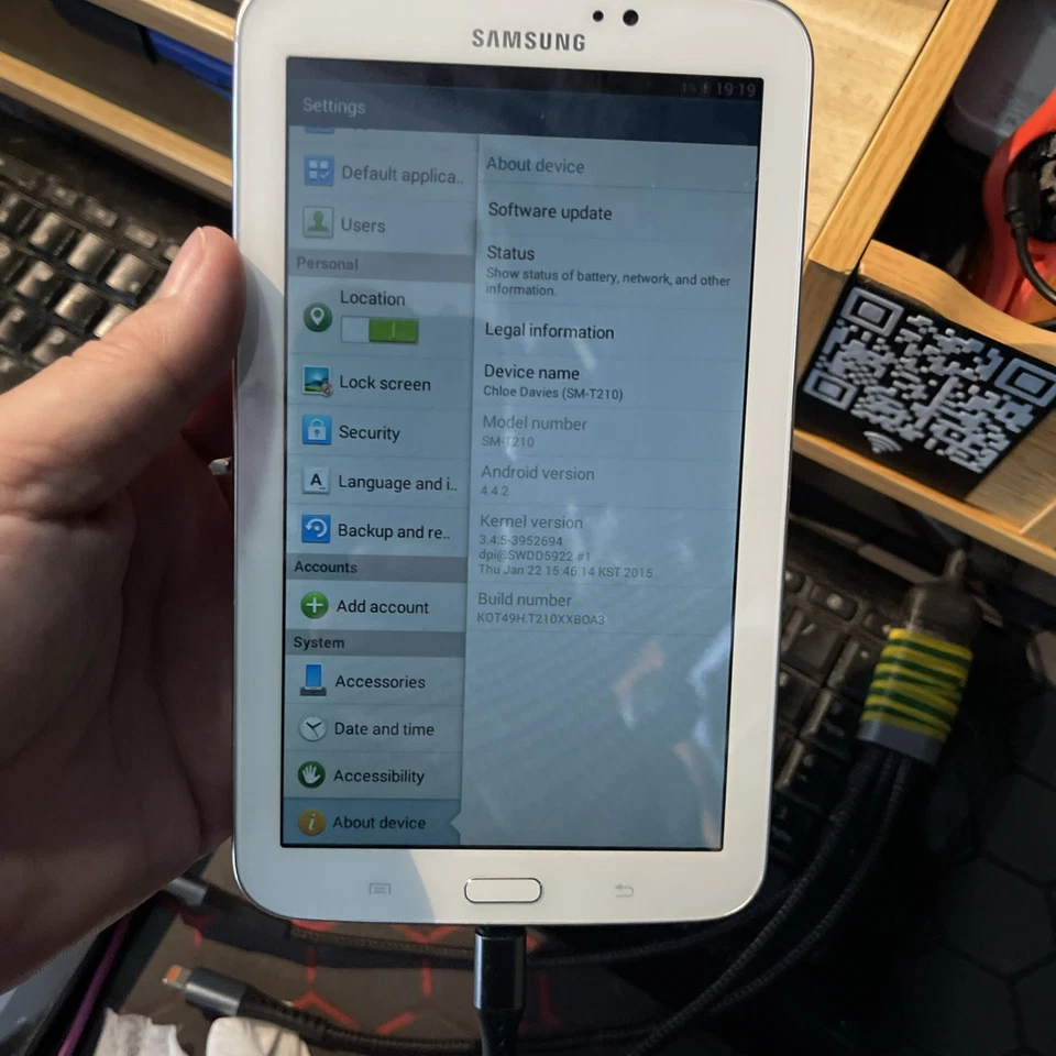 Samsung Galaxy Tab 3 7.0 SM-T210 Tablet Wi-Fi – Android – 8GB – White – Used - Image 3 of 4