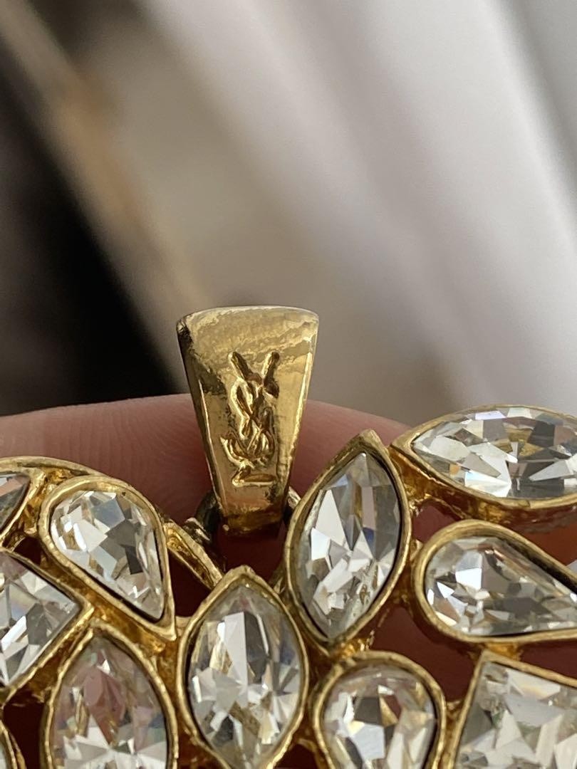 Collana con ciondolo YVES SAINT LAURENT