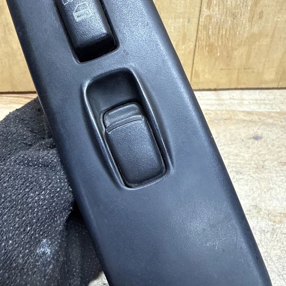 2000 2003 2004 2005 Mitsubishi Eclipse Passenger Front Window Switch MR400713 Foto 3 de 4