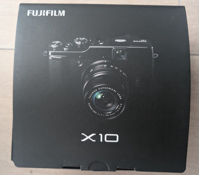 Fujifilm Fuji X10 12.0MP Digitalkamera unbenutzt wie neu           