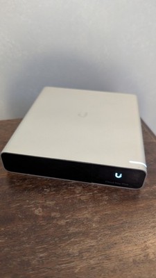 UBIQUITI UNIFI CLOUD KEY PLUS GEN2 UCK-G2-PLUS 1TB DRIVE FAST FREE SHIPPING