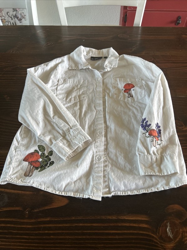 Harry Potter Wizarding World White/Herbology Long Sleeve button Down Girls L