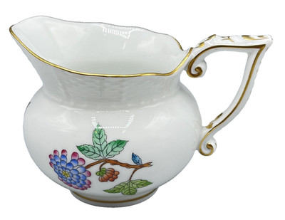Herend 642 / VA ''QUEEN VICTORIA'' CREAMER