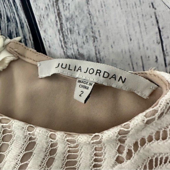 Julia Jordan Fringe Lace White/Nude Dress Gem