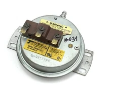 Carrier Bryant TRIDELTA FS4083-14 Pressure Switch HK06WC015 used #O31