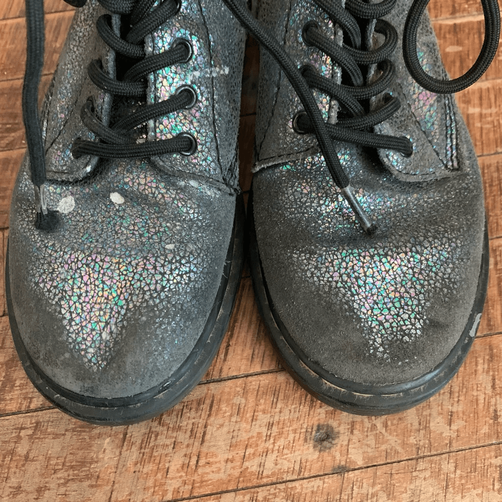 Bottes De Combat Doc Martens Enfant Noir Métallisé Chatoyant Grunge