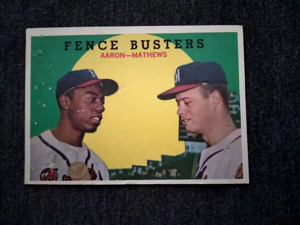 Tarjetas de béisbol 1959 Topps #212 y #317 de Willie Mays y Hank Aaron - Salón de la fama Foto 3 de 4