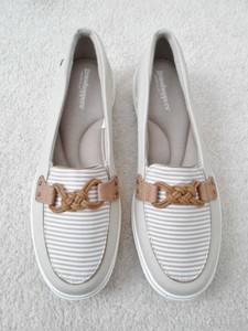 grasshopper slip on sneakers