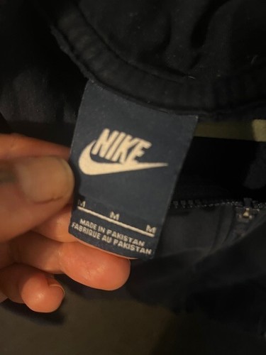 Nike Blue Medium Mens Hoodie. Zip up hooded top. A few years old, worn in nicely - Picture 3 of 6