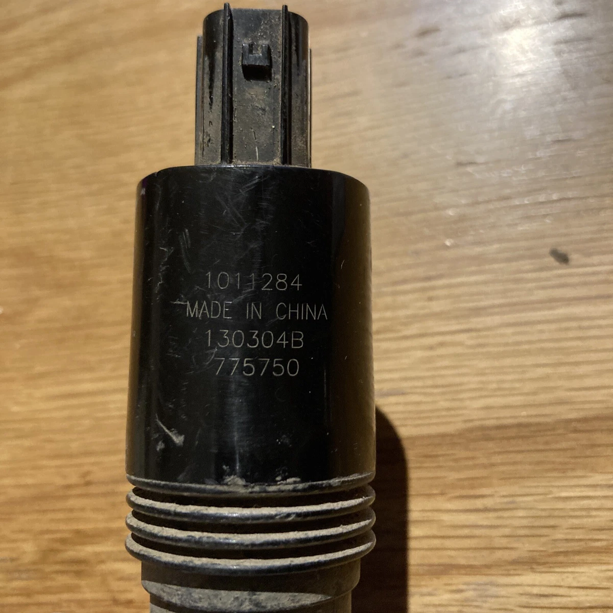 GENUINE LAND ROVER DISCOVERY 4 HEADLIGHT WASHER PUMP 1011284 | eBay
