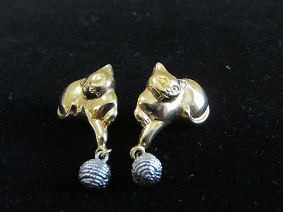 GOLD COLORED CAT W/YARN PIERCED EARINGS