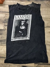 VINTAGE 1990s FASHION VICTIM VAMPIRE THE MASQUERADE T-Shirt SIZE L Very Distress