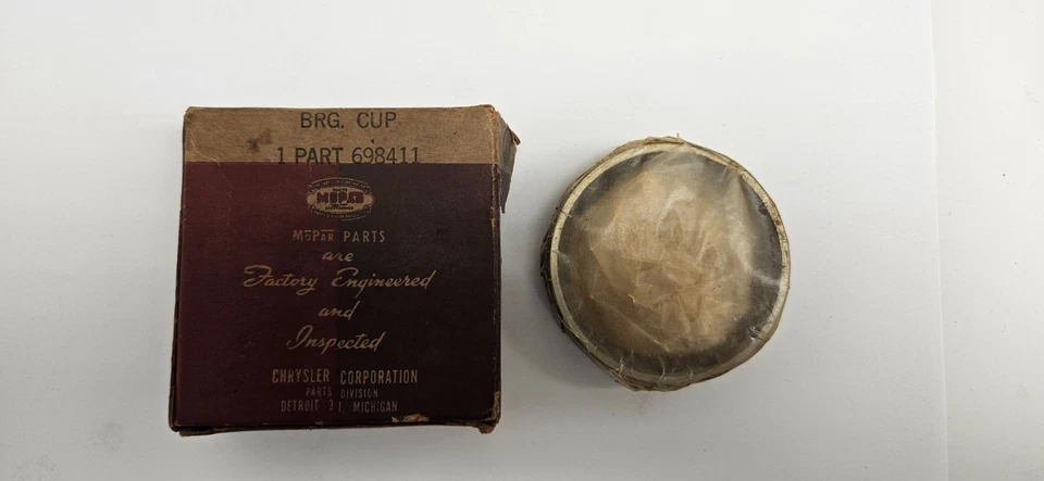 Dodge Plymouth Chrysler 1933-1936 cojinete de rueda delantera copa interior NOS 698411 Foto 2 de 4