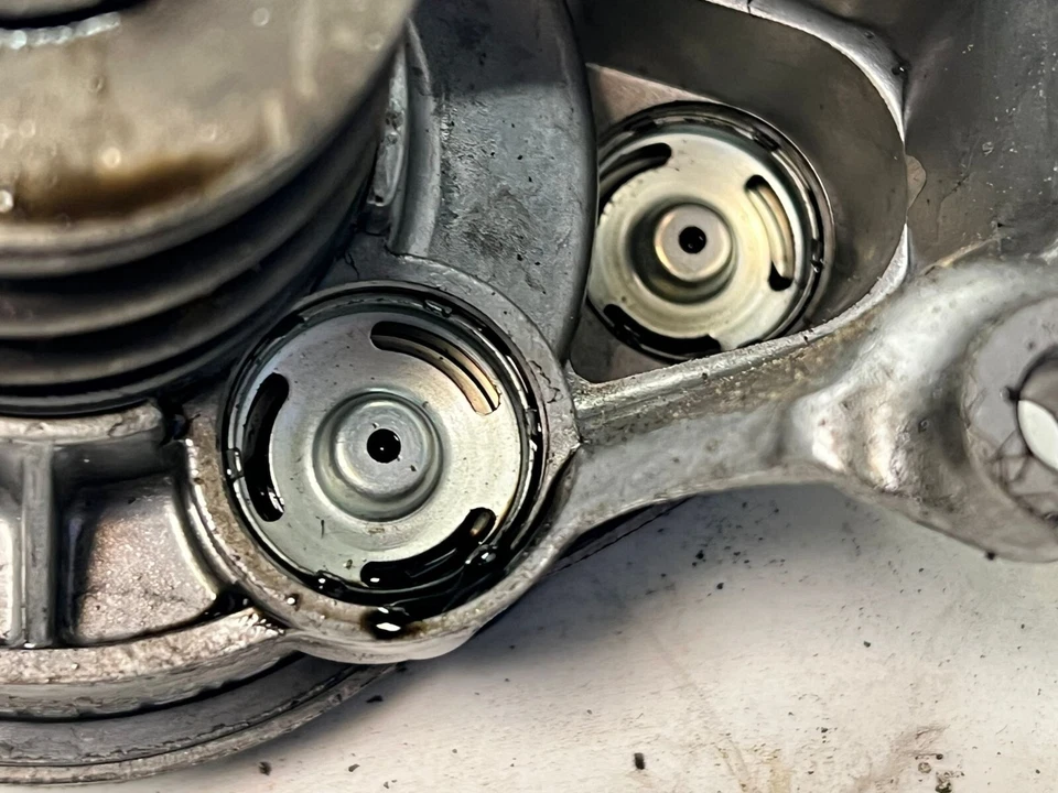 Bomba de vacío OEM BMW E30 324d E28 524td E34 524td 11661285932 USADA A Foto 4 de 4