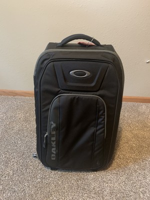 oakley fp 45l roller backpack