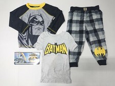 New with Tag BATMAN Boy 3-7 Pajamas 3-Piece Set T-Shirts Fleece Pants Loungewear