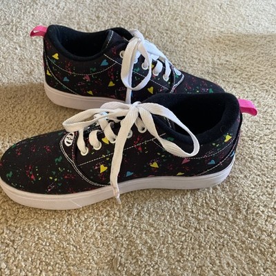 New Heelys Pro 20 Black Multi Color Hearts Trendy Youth Size 6 Skater  He101473h