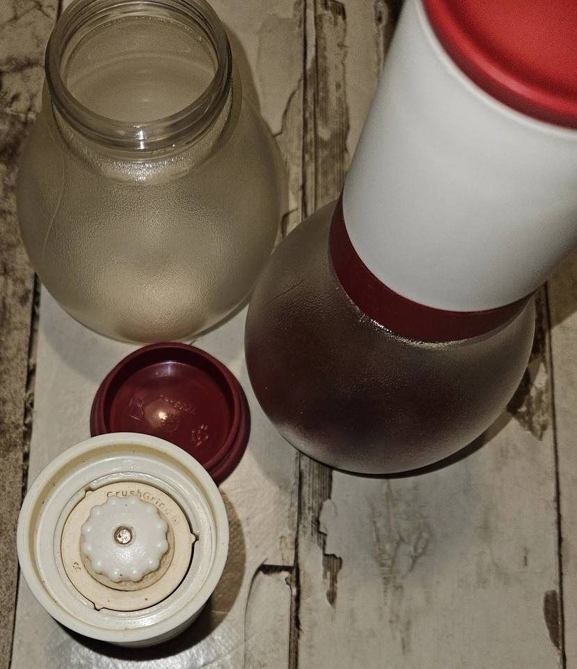 Tupperware Salz- und Pfeffermühle Rot Gebraucht Guter Zustand - Bild 3 von 3