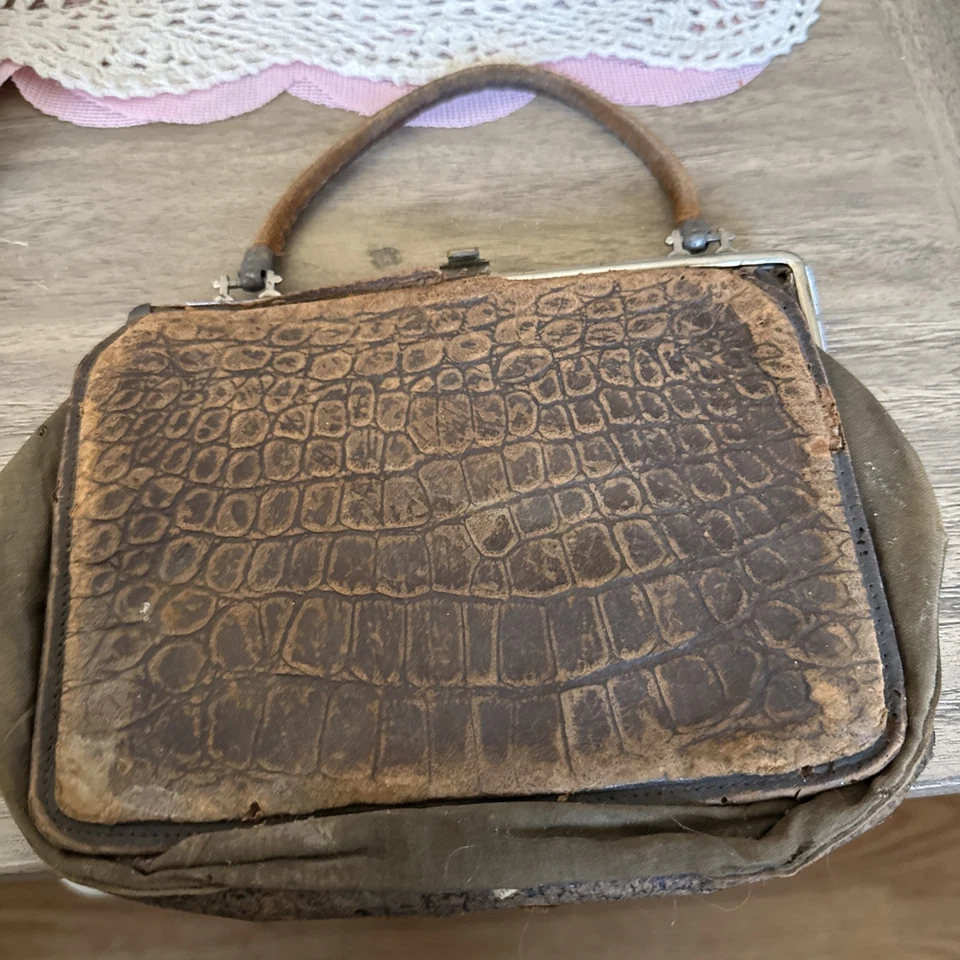 Bolsa vintage de embreagem de jacaré início dos anos 1920–1940 com fecho - Imagem 4 de 4