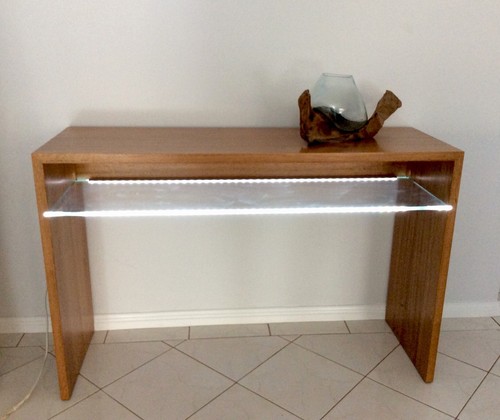 TIMBER & GLASS CONSOLE TABLE WITH LED LIGHTS. NEW. EX DISPLAY. - Picture 7 of 12