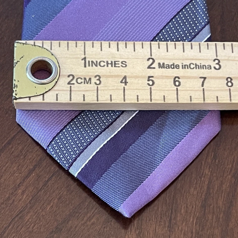 Kenneth Cole Reaction Purple 100% Silk Men’s Neck Tie Made In China - Image 4 of 4