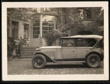 Fotografia Auto Fiat 509 1926, Automobile in piedi davanti alla villa 