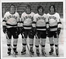 1977 Press Photo Union College Ice Hockey Players Pose in Uniform - tub27789