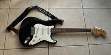 Fender Squirer Affinity Stratocaster 6-String Electric Guitar Black w/ case
