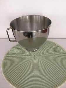 KitchenAid K45 Stainless Steel 4.5 Quart Twist Lock Mixing Bowl (only) W/ Handle