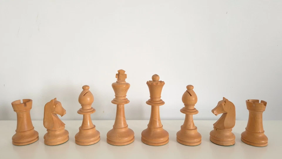 Chavet XL chess pieces - Size 8 - Felted and weighted - Photo 4/4