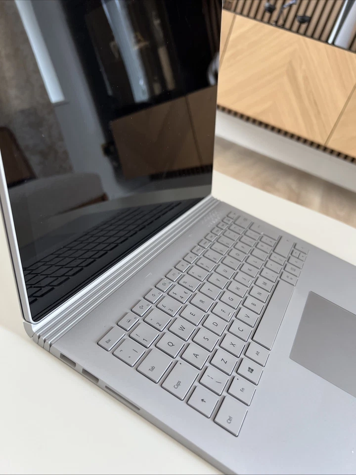 Microsoft Surface Book 3 Laptop 13" i5-10th Gen 8GB RAM 256GB SSD Win11 - Image 2 of 4