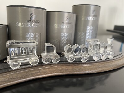 スワロフスキー製のクリスタルオブジェ「ミニトレインセット」 Swarovski Crystal Complete Train Set with Wooden Track (5) Pieces