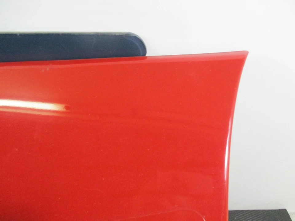 Subaru SVX 1996 panel basculante trasero inferior izquierdo faldón lateral del conductor (rojo-559) (defectos) Foto 3 de 4