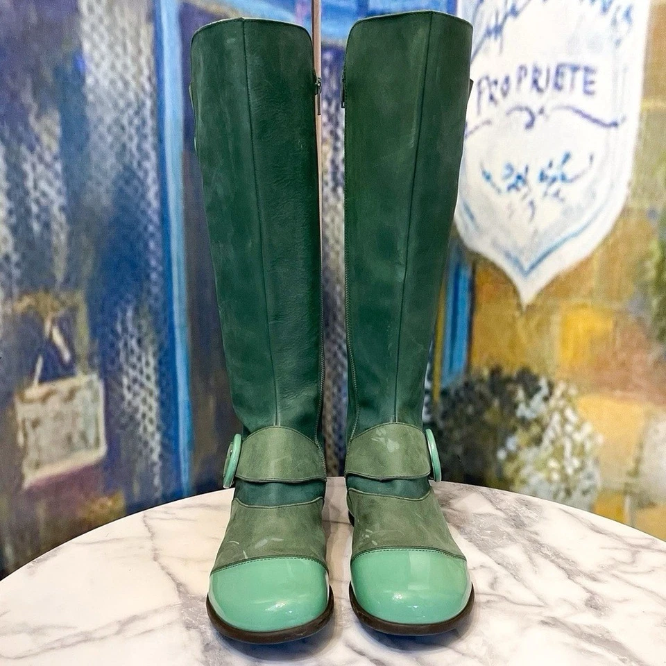 Botas John Fluevog Fellowship Carol Altas Cuero Hebilla Cremallera Verde 7.5 Usadas en Excelente Condición Foto 3 de 4