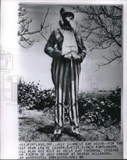 1956 Press Photo Lew McCuscker portrays Uncle Sam for Hillsboro, Oregon parade