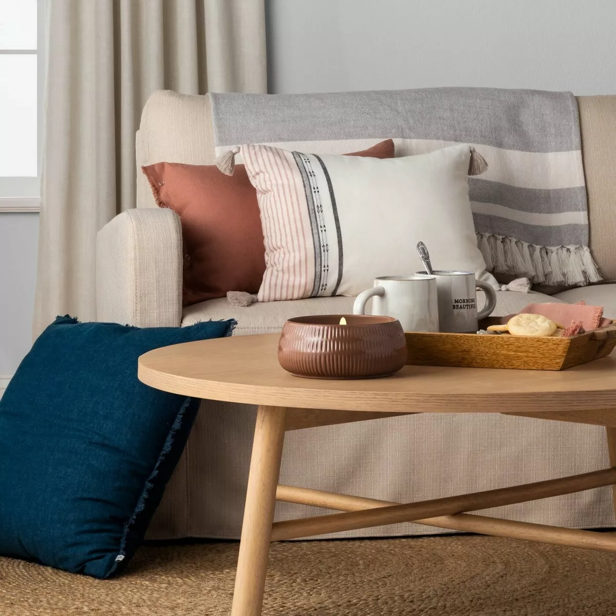 Round shaker 2024 coffee table